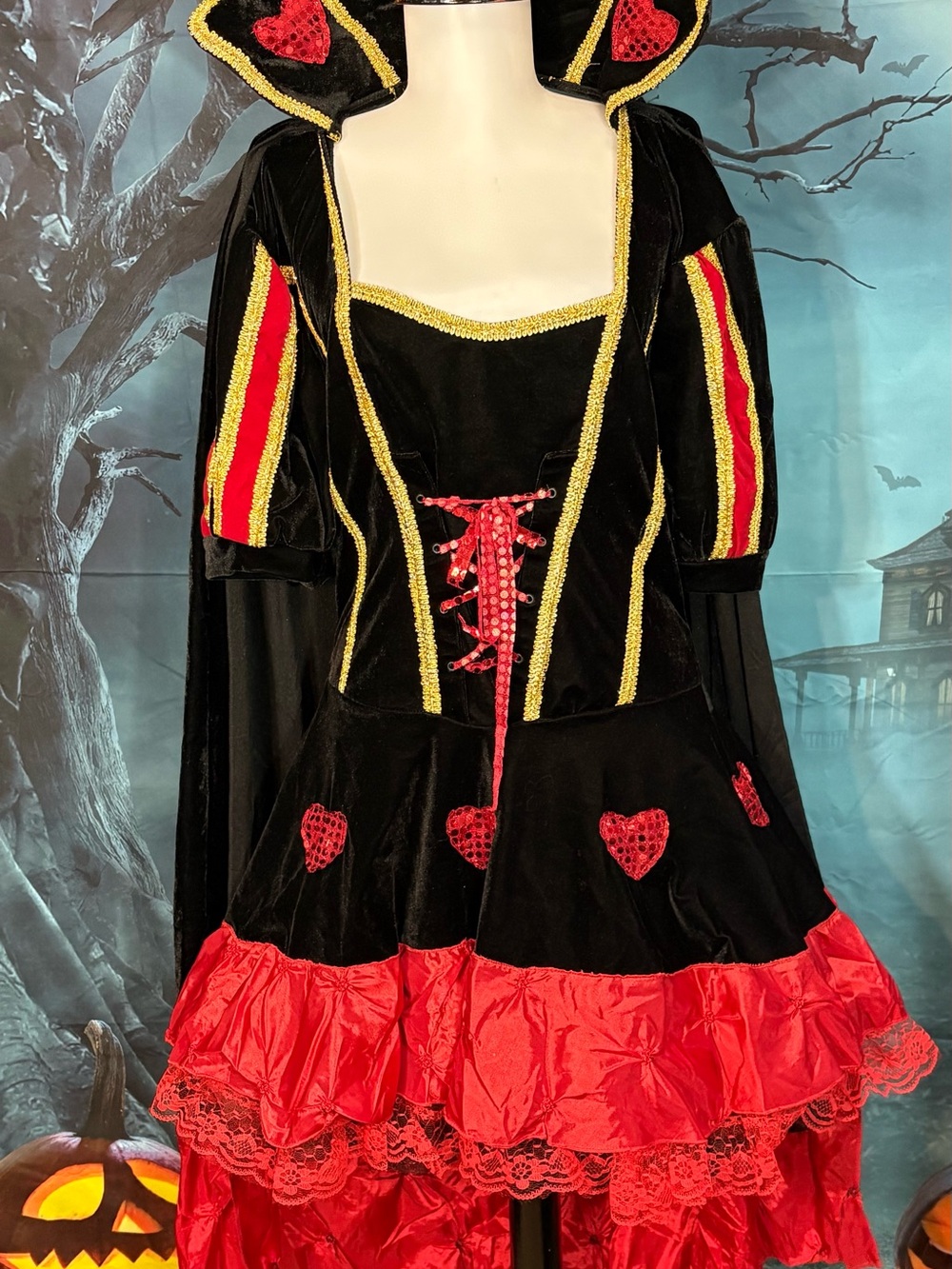 Spirit Halloween Heart Breaker Costume w/ACCESSORIES!!!